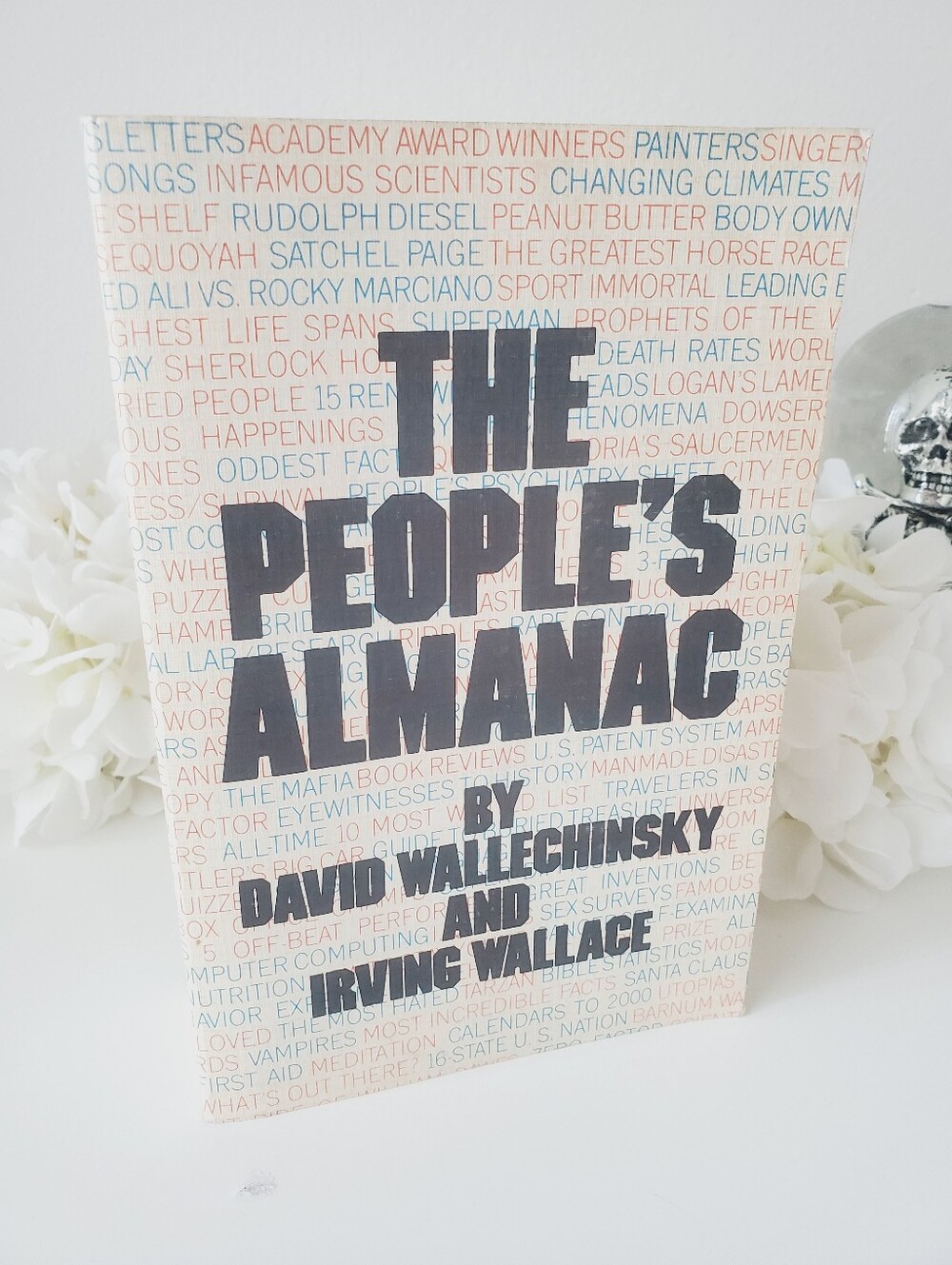1975 The People's Almanac 1st Edition Paperback Wallechinsky Wallace Reference
